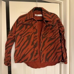 ZARA  Animal/Zebra Print Denim Like Fabric Jacket xs